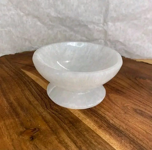 Coupe sur pied en sélénite marocaine